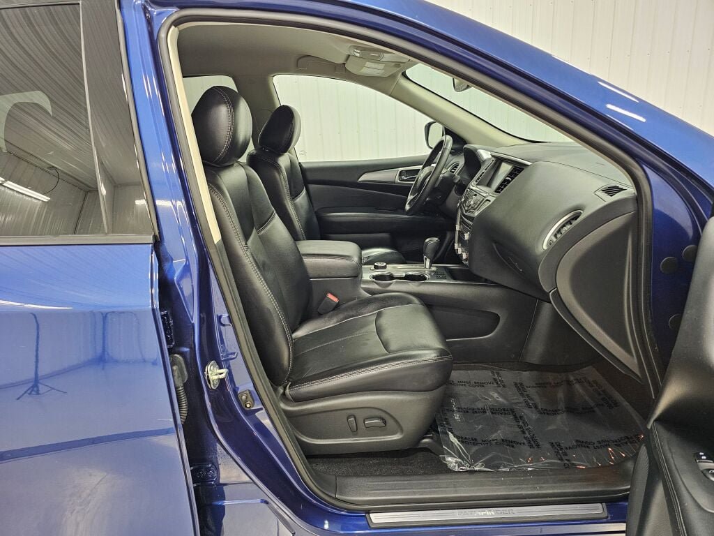 Used 2020 Nissan Pathfinder SL AWD/4WD image 21