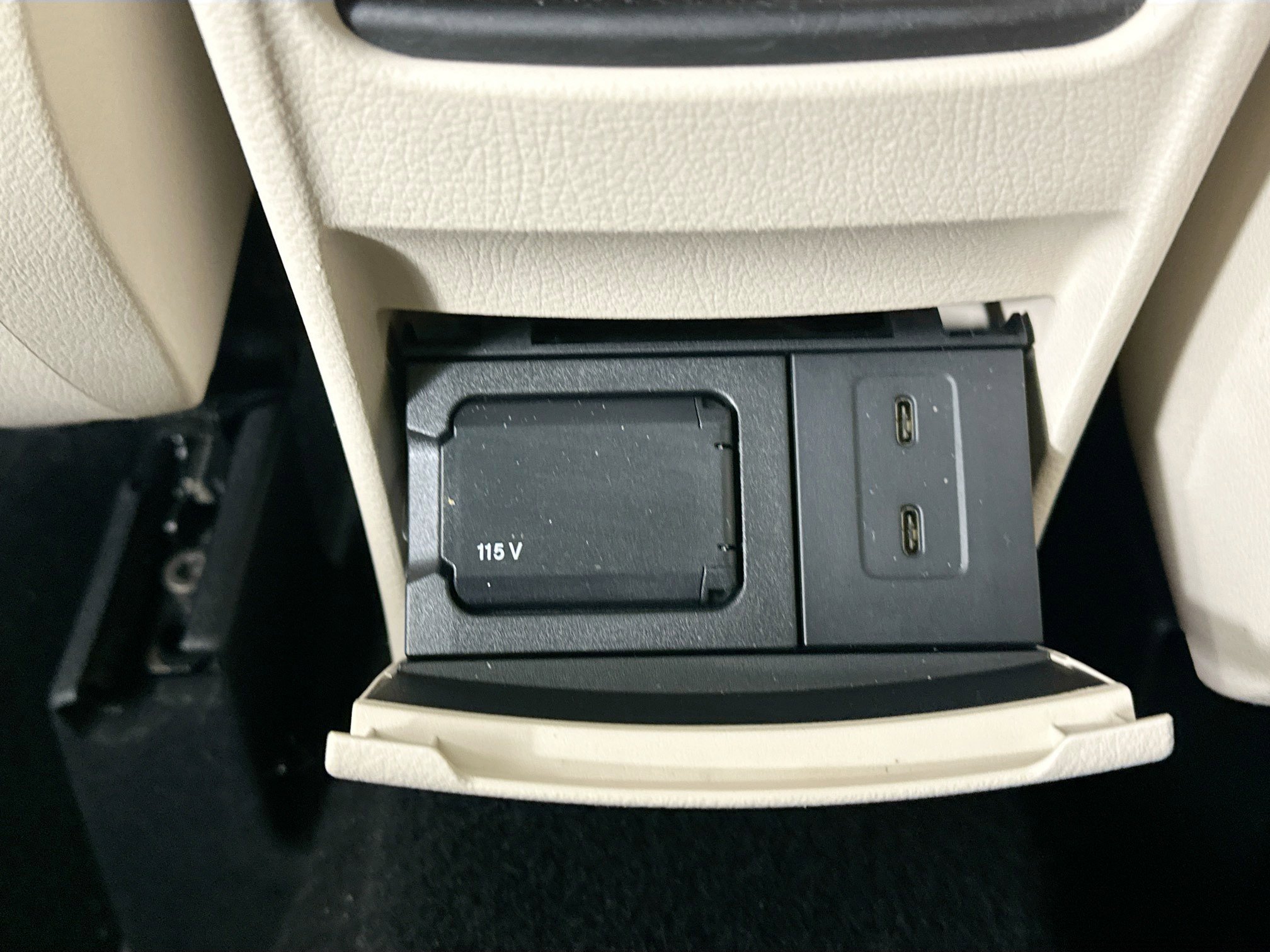 Certified 2023 Mercedes-Benz GLA 250 4MATIC w/ Premium Package image 33