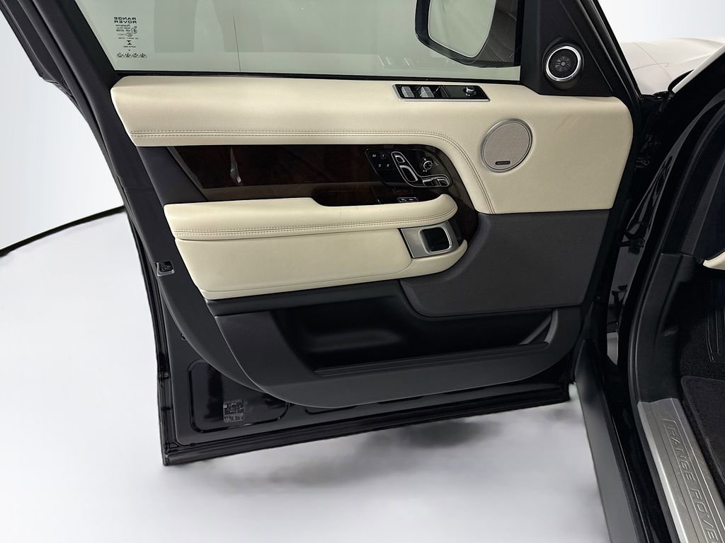 Used 2020 Land Rover Range Rover HSE image 25