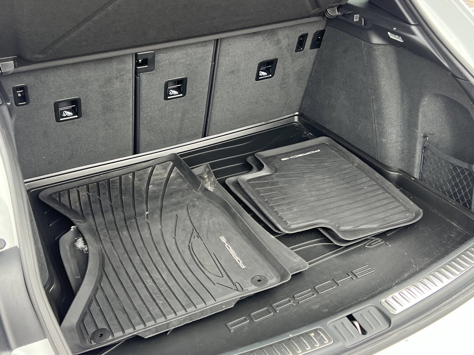 Certified 2025 Porsche Macan Turbo image 19