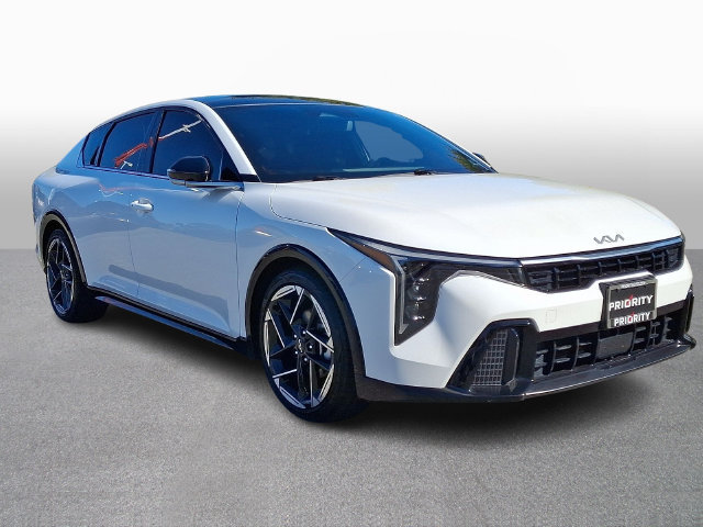 Used 2025 Kia K4 EX w/ GT-Line Premium Package FWD image 3