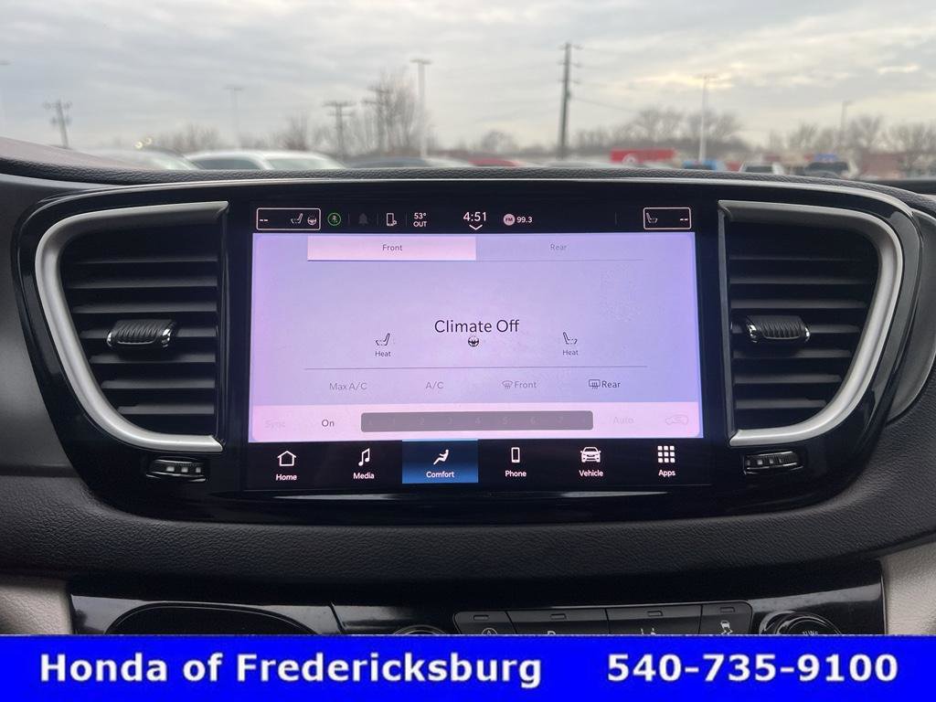 Used 2023 Chrysler Pacifica Touring-L image 21