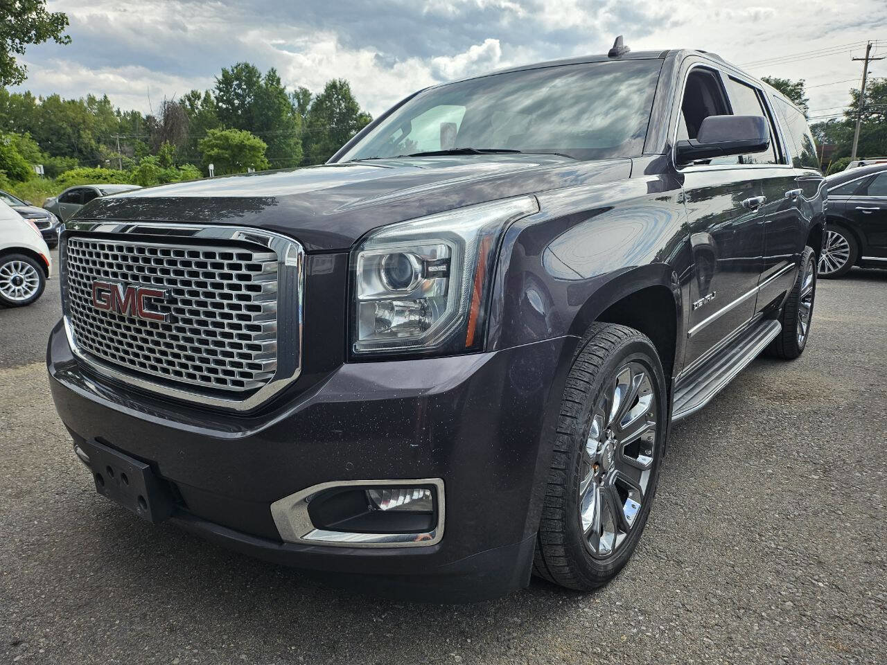Used 2016 GMC Yukon XL Denali image 1