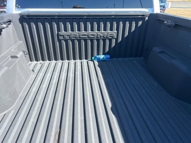 Used 2025 Toyota Tacoma SR5 image 27