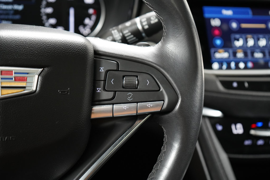Used 2023 Cadillac XT6 Luxury AWD/4WD image 14