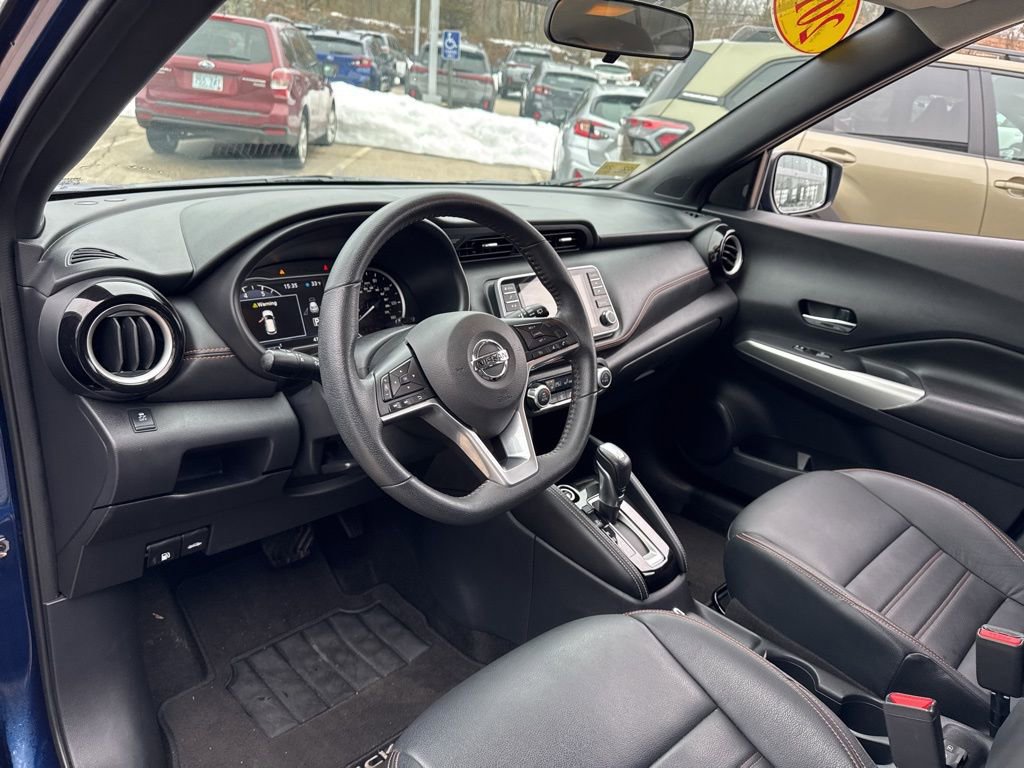 Used 2019 Nissan Kicks SR image 12