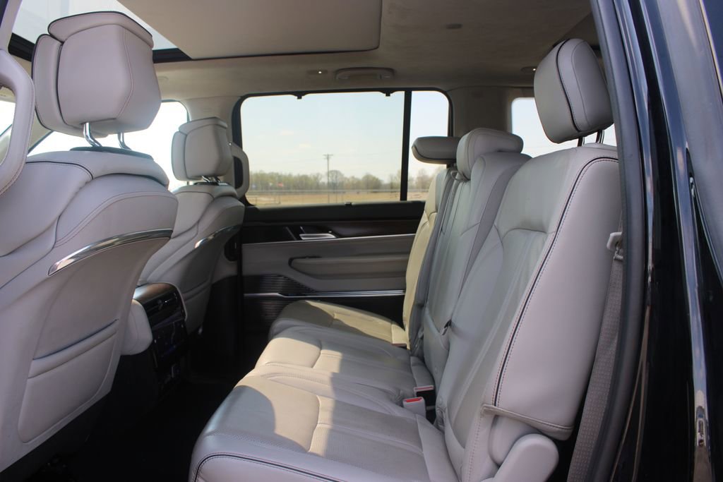 Used 2023 Jeep Grand Wagoneer Series II w/ Flexible Seating Group image 17