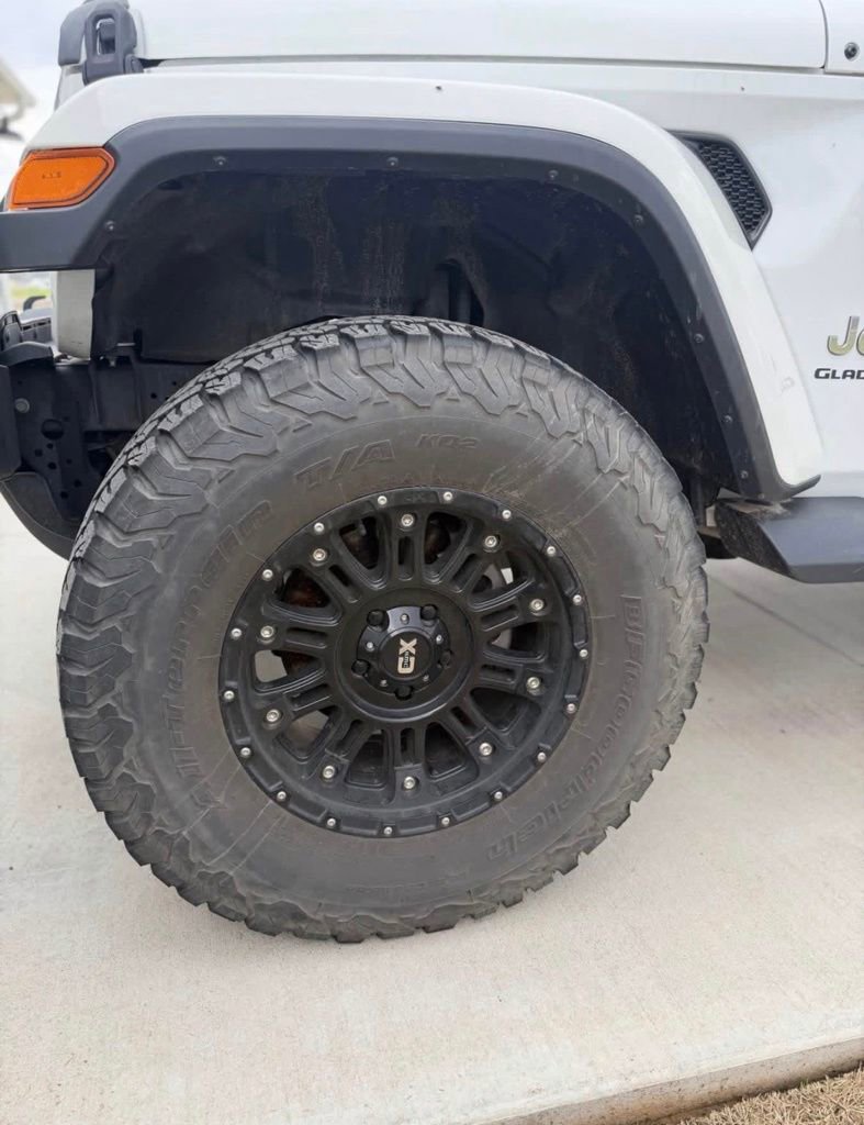 Used 2020 Jeep Gladiator Overland w/ Popular Equipment Package image 8