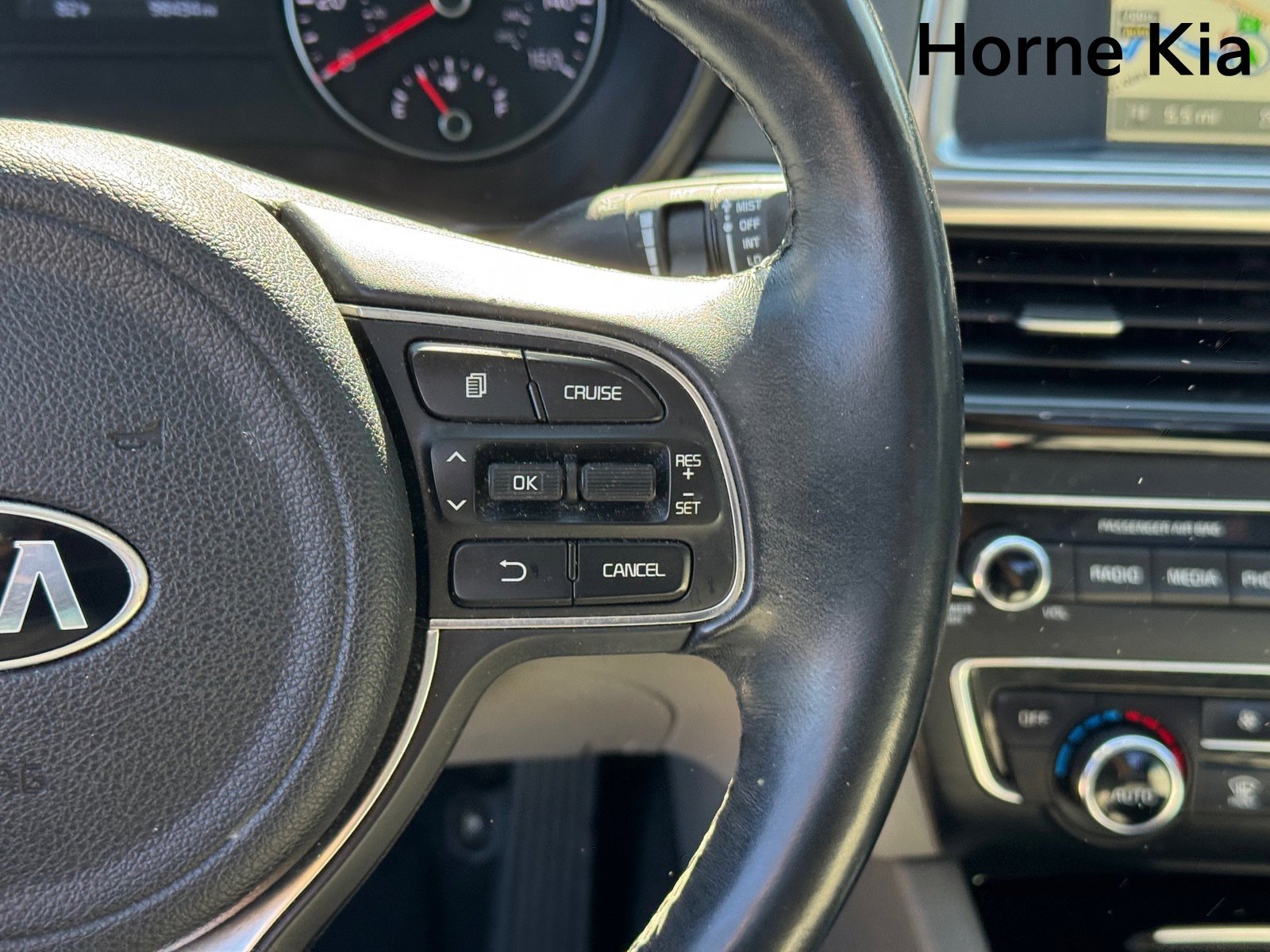 Used 2017 Kia Optima EX w/ Premium Package image 17