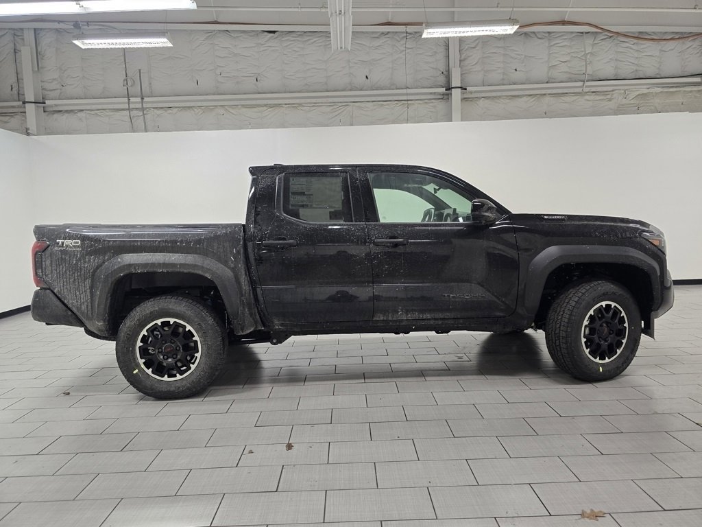 New 2025 Toyota Tacoma TRD Off-Road image 17