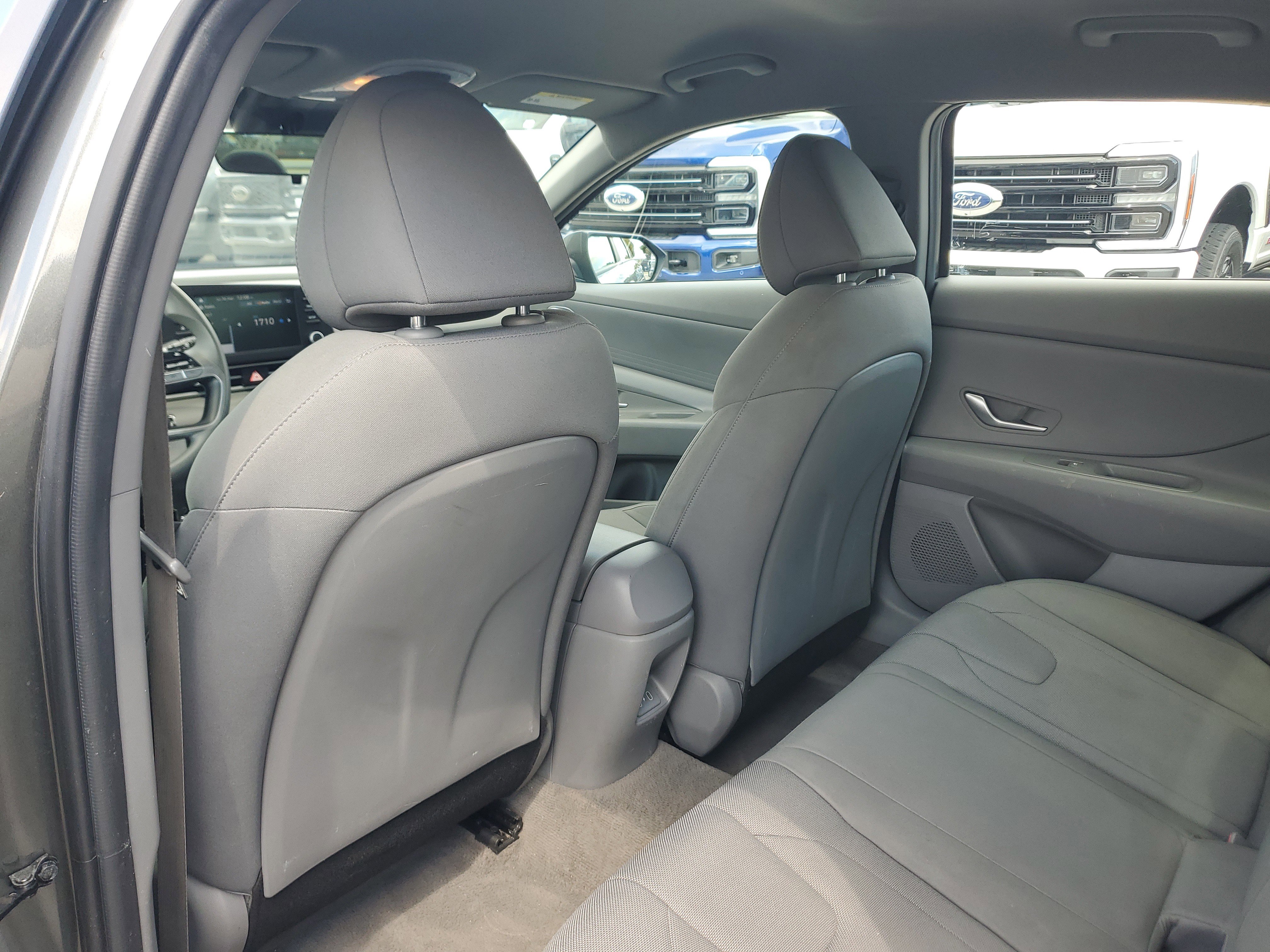 Used 2024 Hyundai Elantra SE FWD image 13