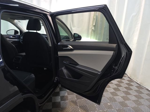 Certified 2022 Volkswagen Taos SE AWD/4WD image 31