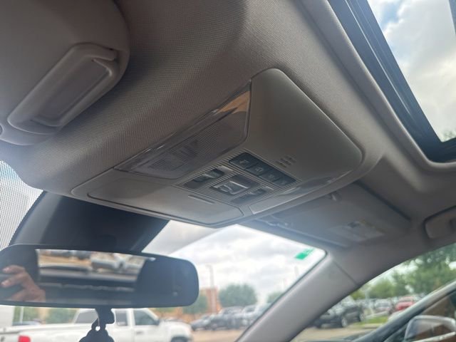 Used 2020 Toyota RAV4 XLE w/ Convenience Package FWD image 17