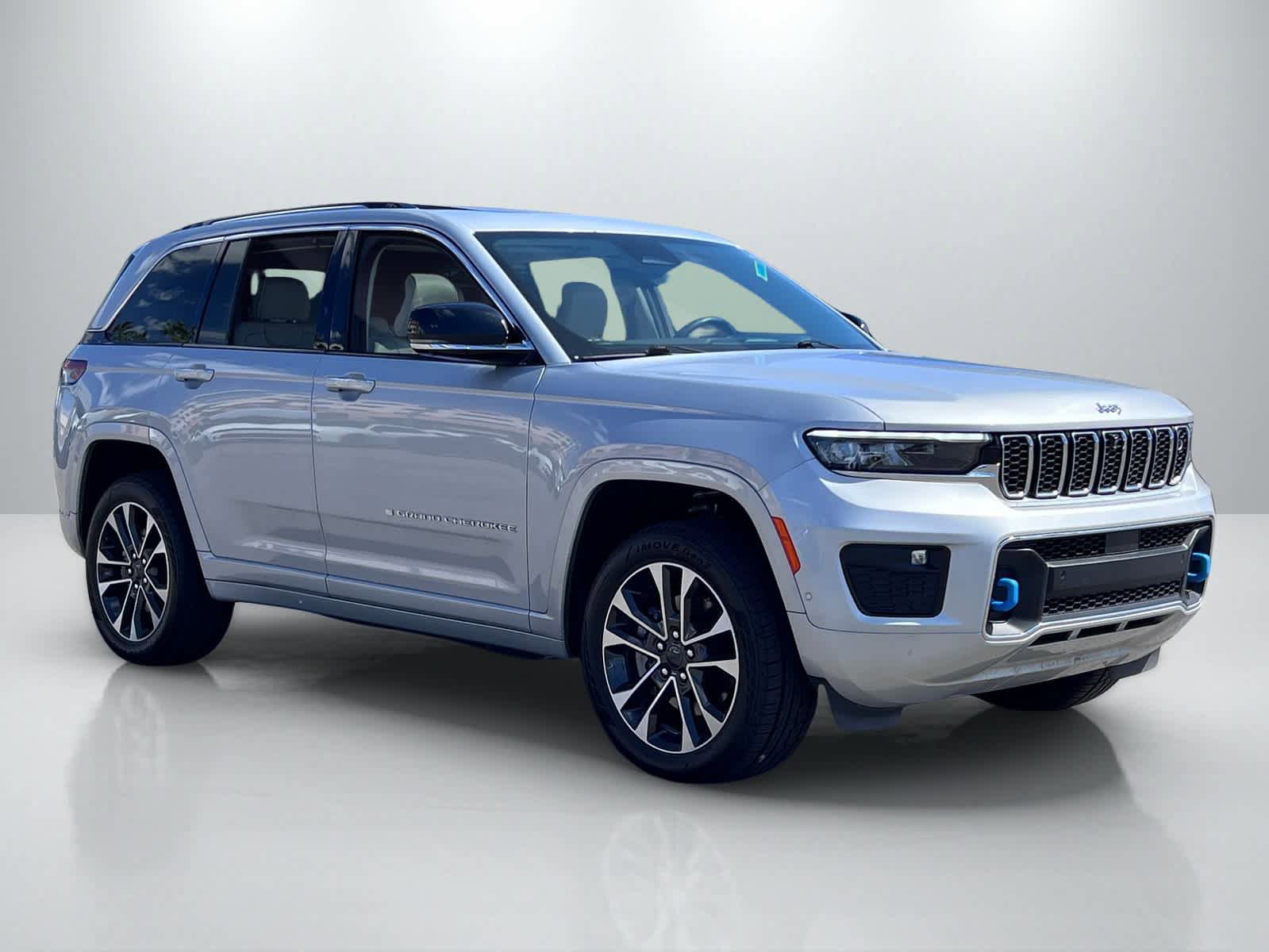 Used 2022 Jeep Grand Cherokee Overland w/ Advanced Protech Group III AWD/4WD image 10