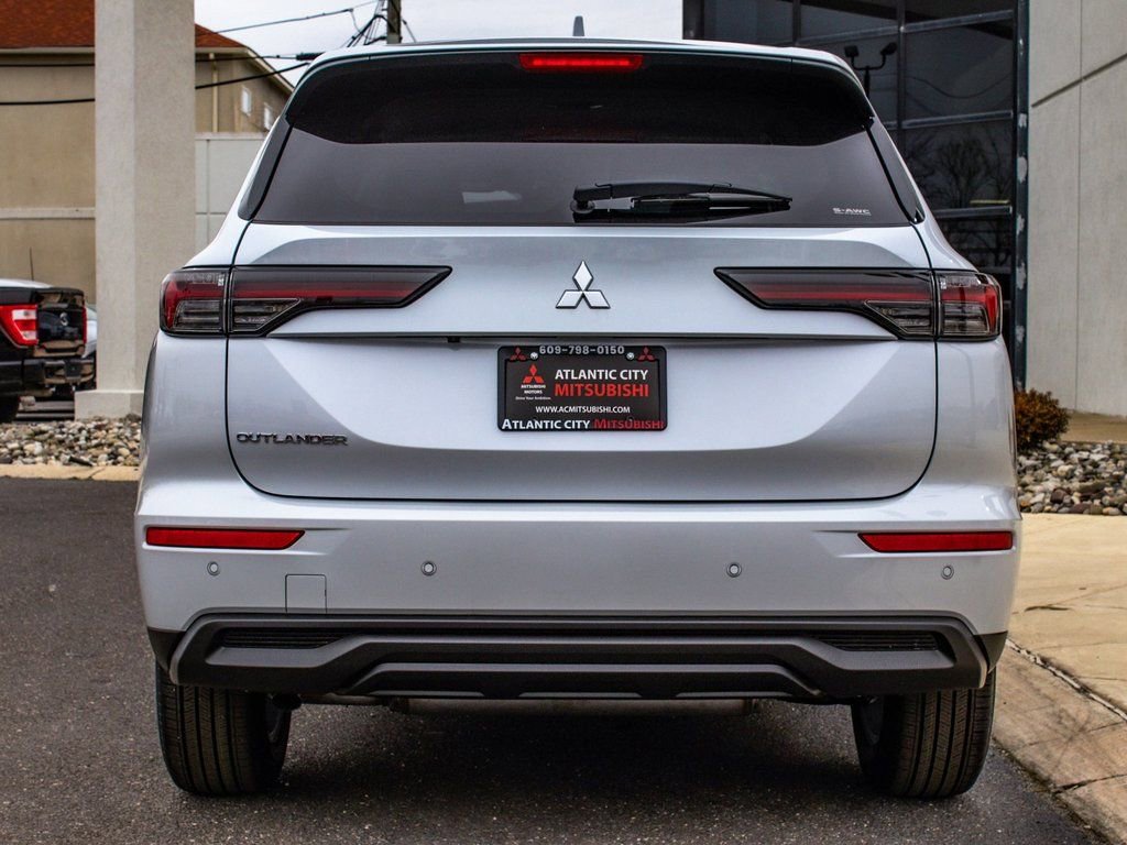 New 2026 Mitsubishi Outlander ES AWD/4WD image 5