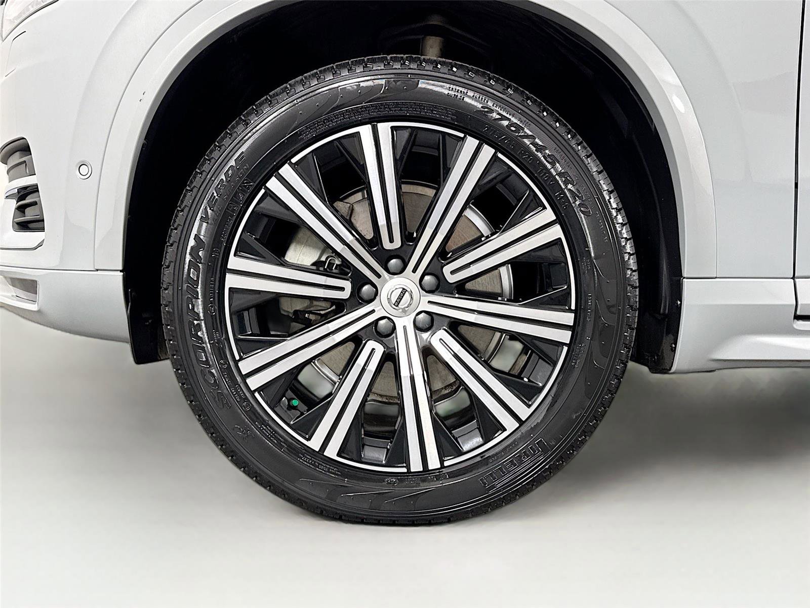 Used 2025 Volvo XC90 B6 Plus w/ Protection Package AWD/4WD image 46