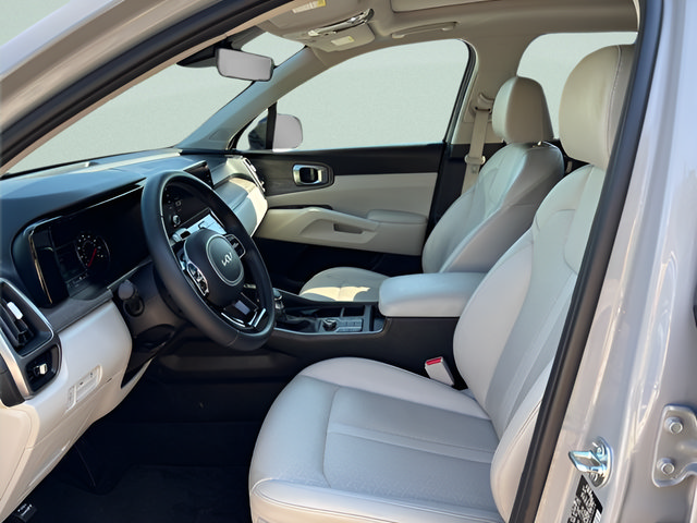 Used 2023 Kia Sorento S w/ Panoramic Sunroof Package AWD/4WD image 4