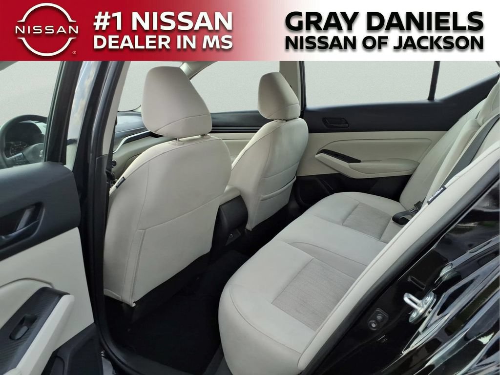 Used 2025 Nissan Altima 2.5 SV FWD image 27