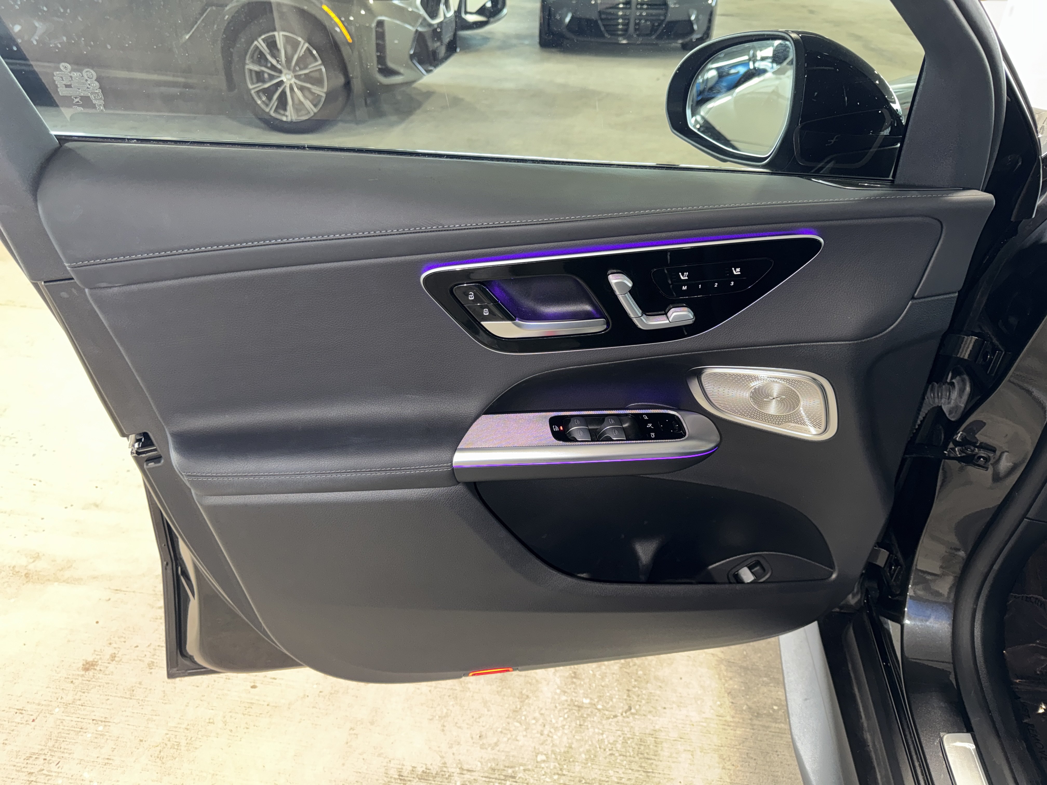 Used 2025 Mercedes-Benz GLC 300 image 17