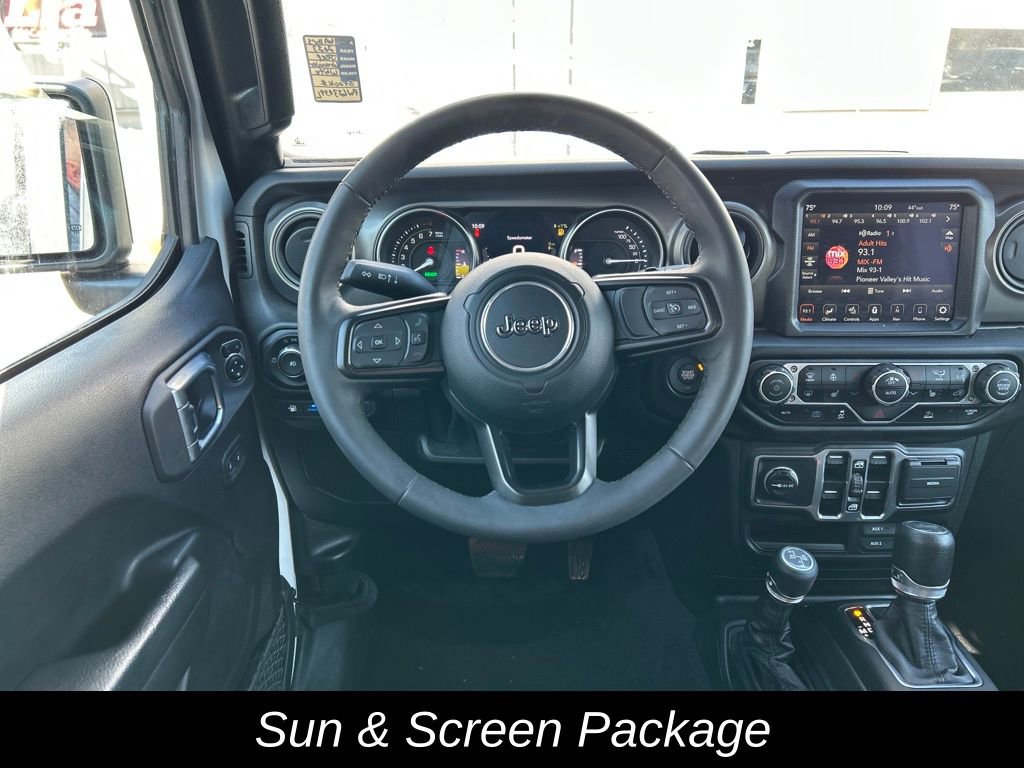 Used 2023 Jeep Wrangler Unlimited w/ Sun & Screen Package image 16