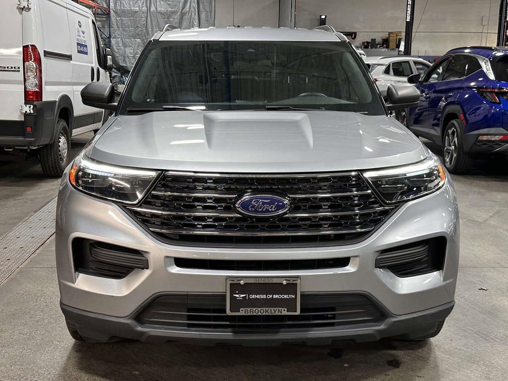 Used 2020 Ford Explorer XLT w/ Comfort Package AWD/4WD image 8