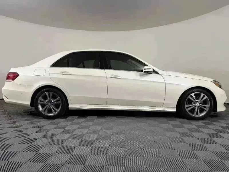 Used 2014 Mercedes-Benz E 250 BlueTEC 4MATIC Sedan image 7