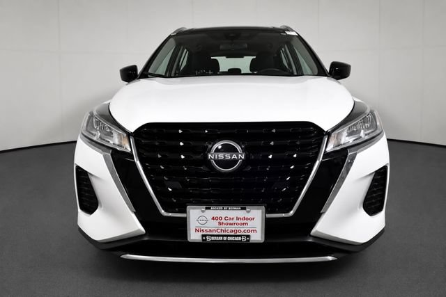 Used 2024 Nissan Kicks SV FWD image 2