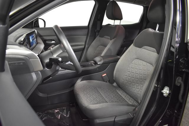 Certified 2025 Nissan Kicks SV AWD/4WD image 9