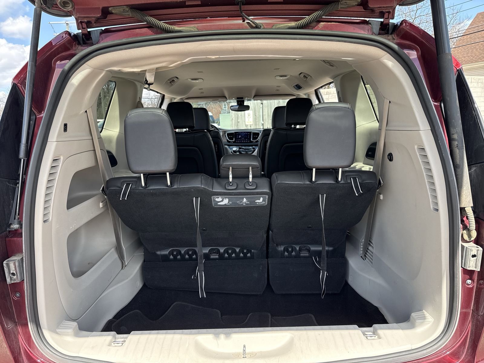 Used 2018 Chrysler Pacifica Touring-L Plus w/ Tire & Wheel Group image 40