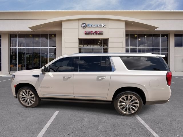 Certified 2022 GMC Yukon XL Denali w/ Denali Ultimate Package AWD/4WD image 9