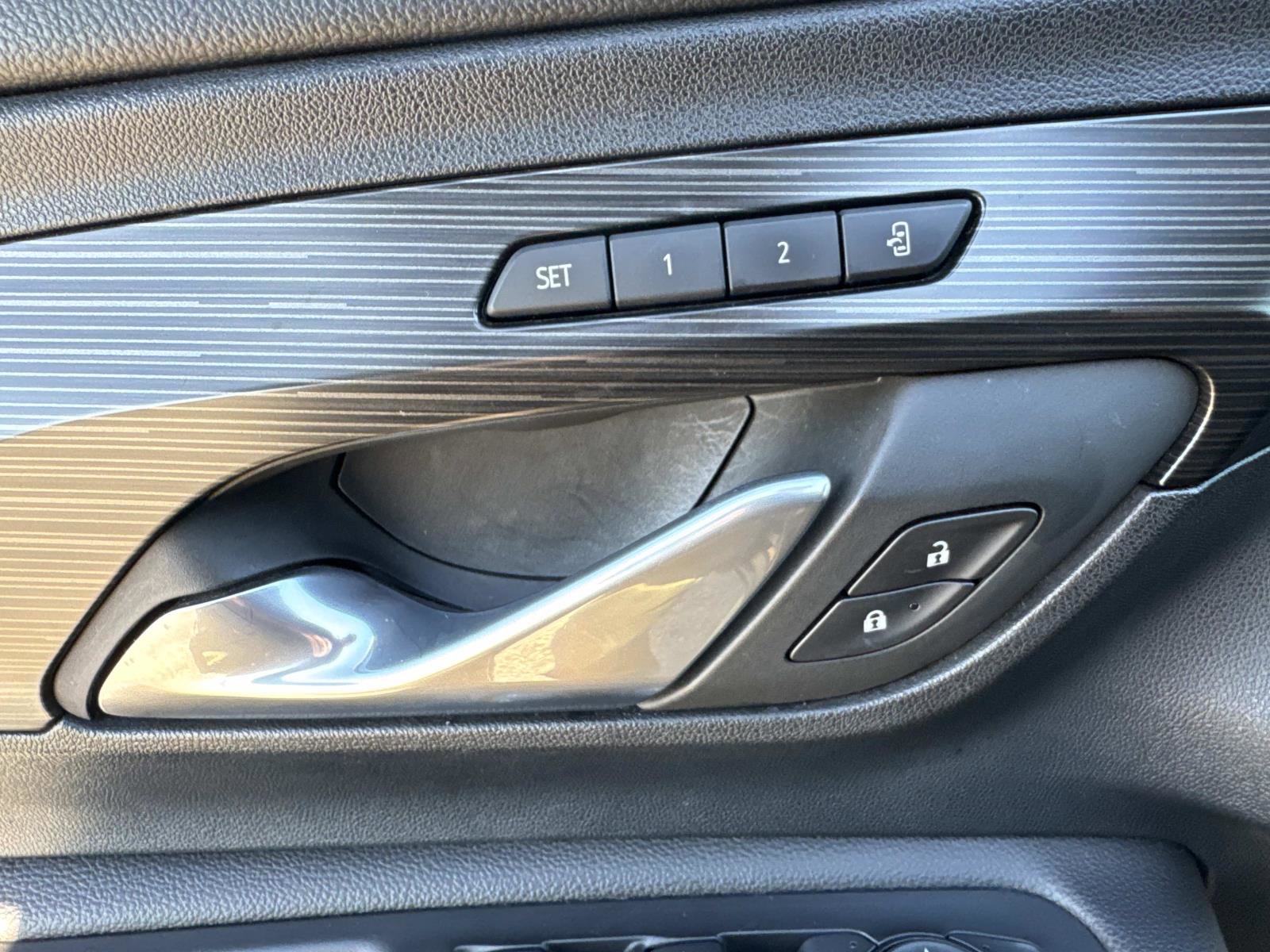 Used 2022 GMC Terrain SLT image 21