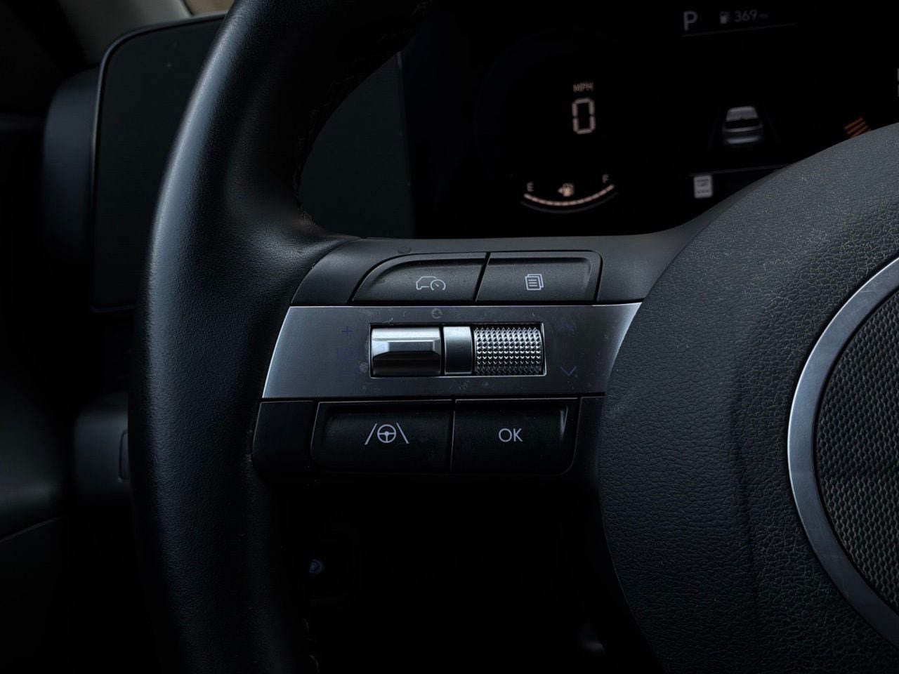 Used 2025 Hyundai Kona SEL FWD image 35