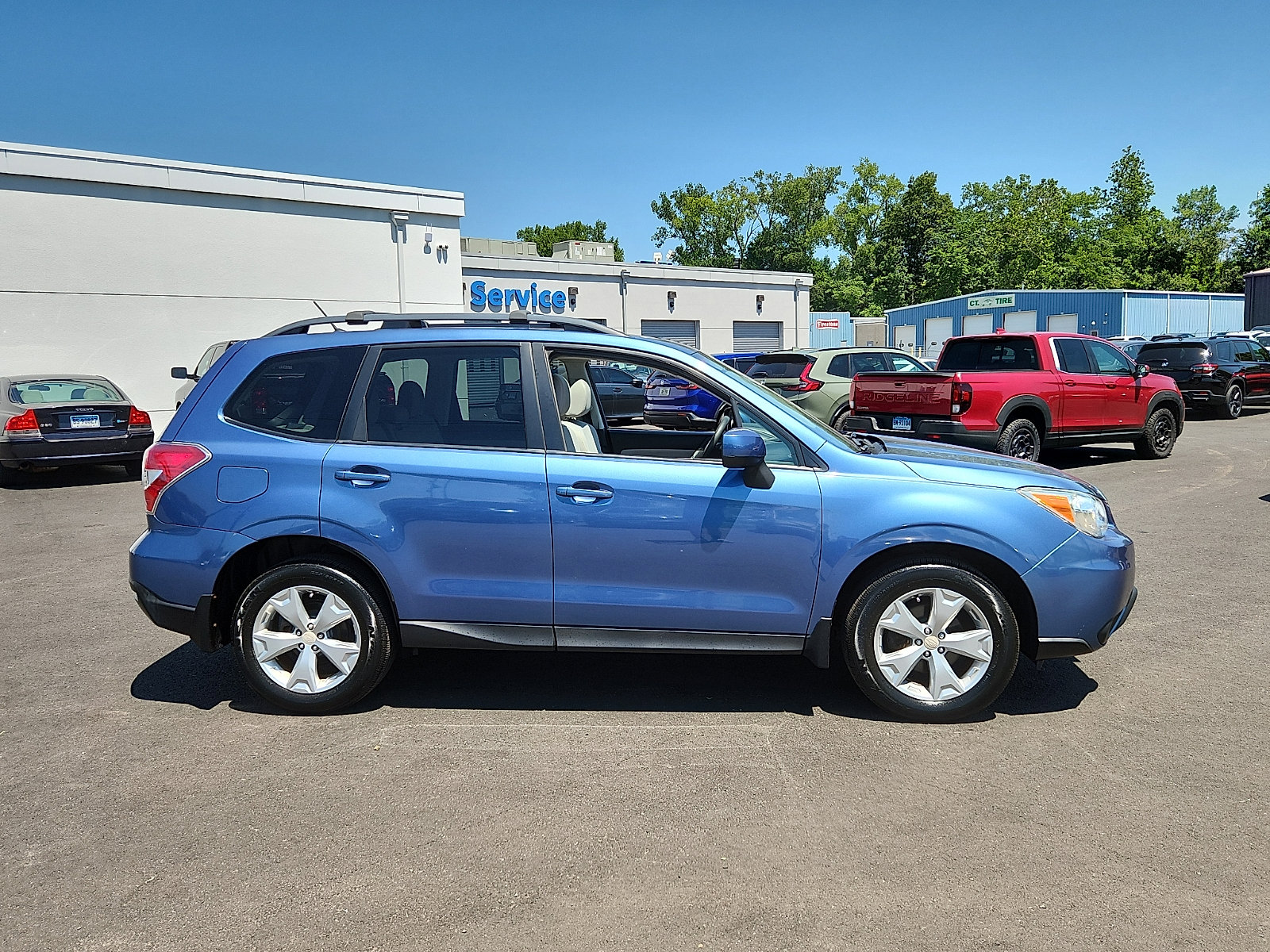 Used 2015 Subaru Forester 2.5i Premium w/ All-Weather Package AWD/4WD image 7