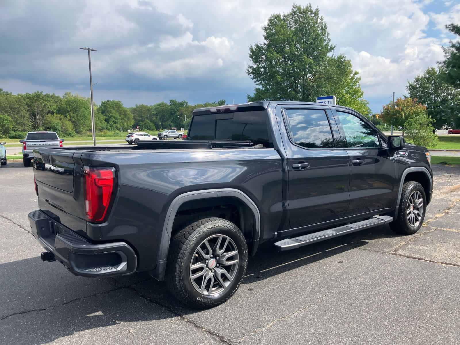 Used 2020 GMC Sierra 1500 AT4 w/ AT4 Premium Package AWD/4WD image 3