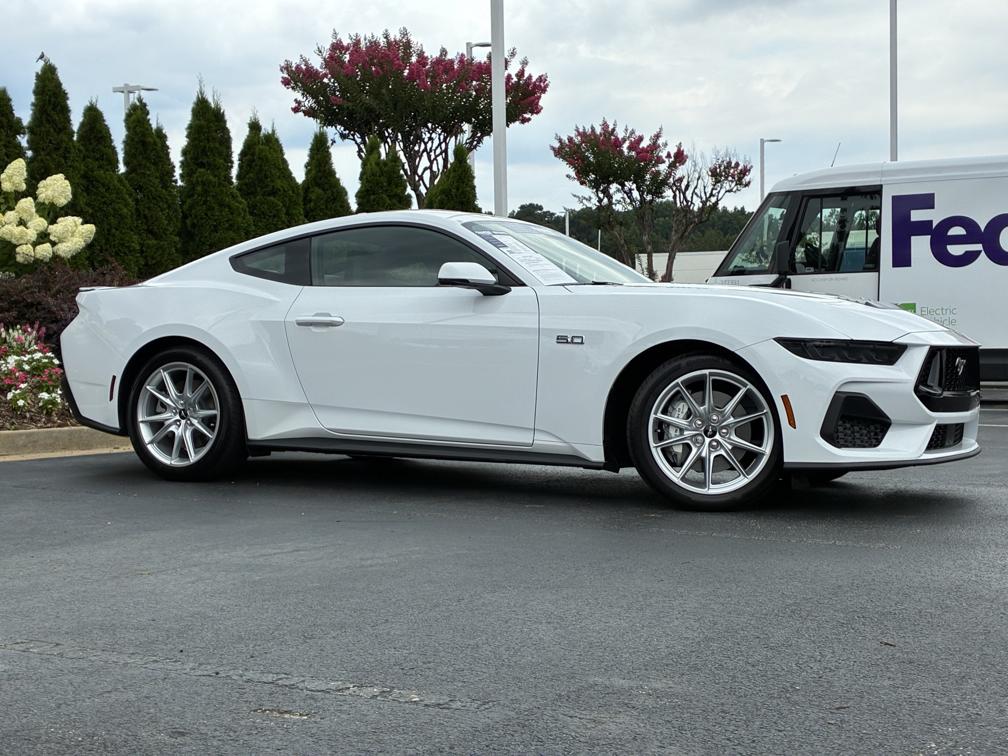 Used 2025 Ford Mustang GT Premium RWD image 3