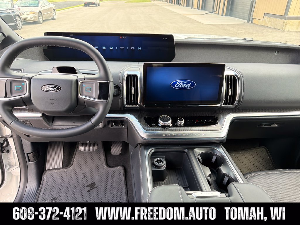 New 2026 Ford Expedition Max Platinum w/ Stealth Appearance Package AWD/4WD image 12
