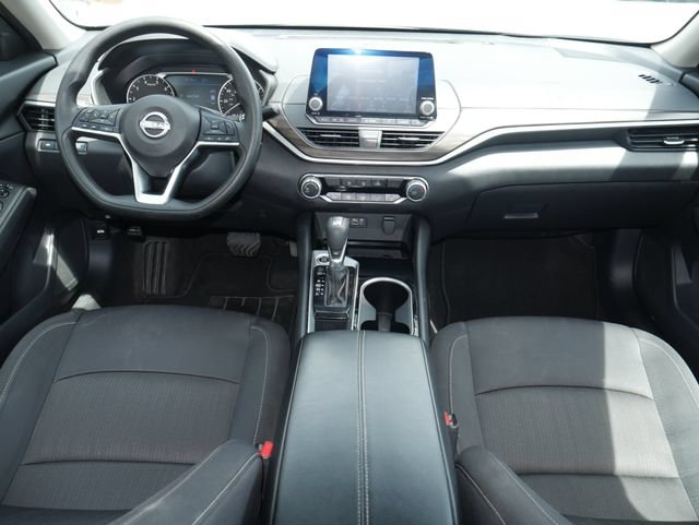 Used 2024 Nissan Altima 2.5 SV FWD image 5