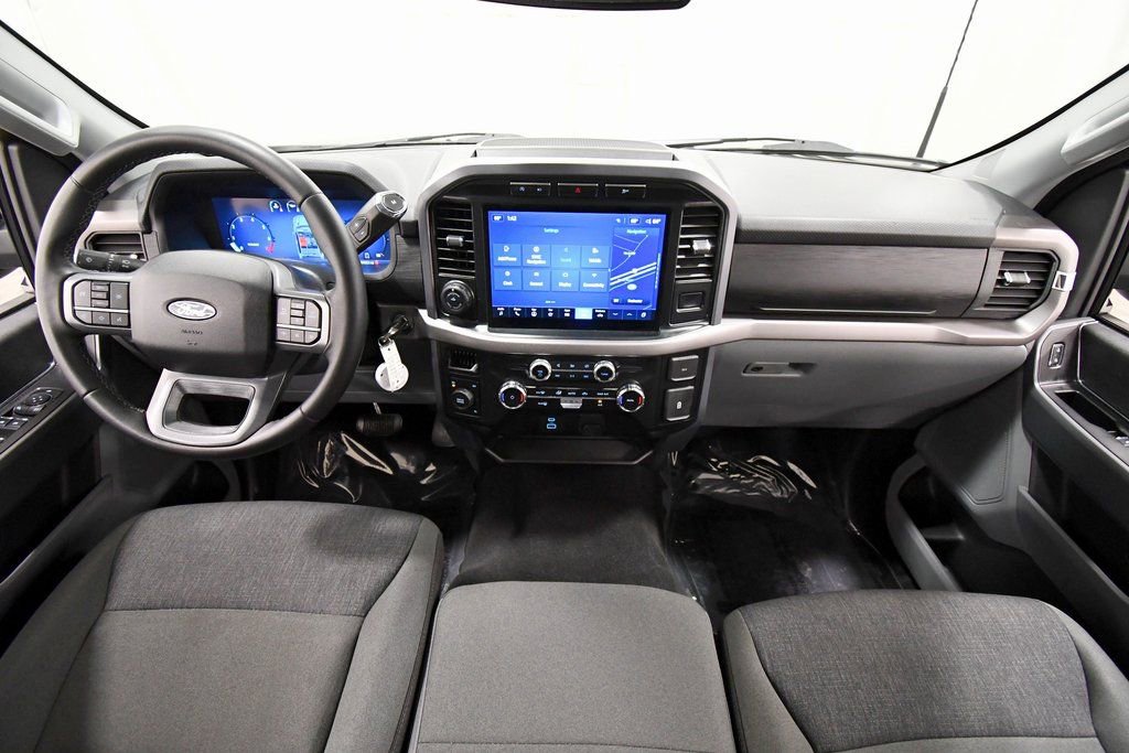 Used 2024 Ford F150 XLT image 3