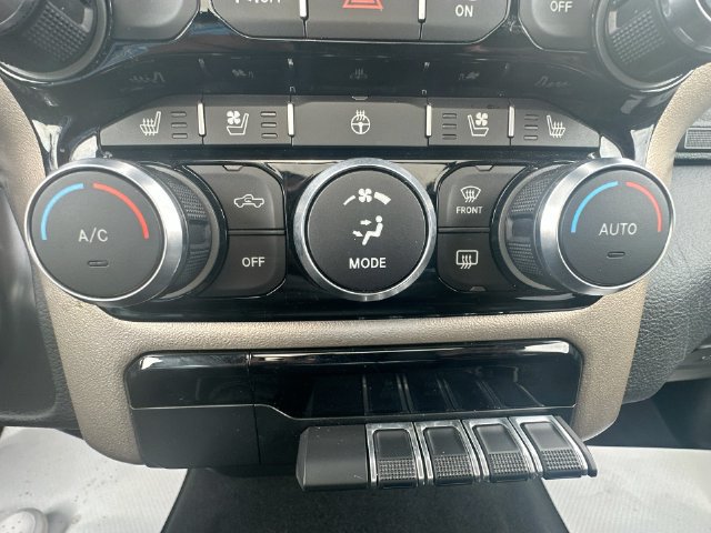 Used 2019 RAM 1500 Laramie AWD/4WD image 18