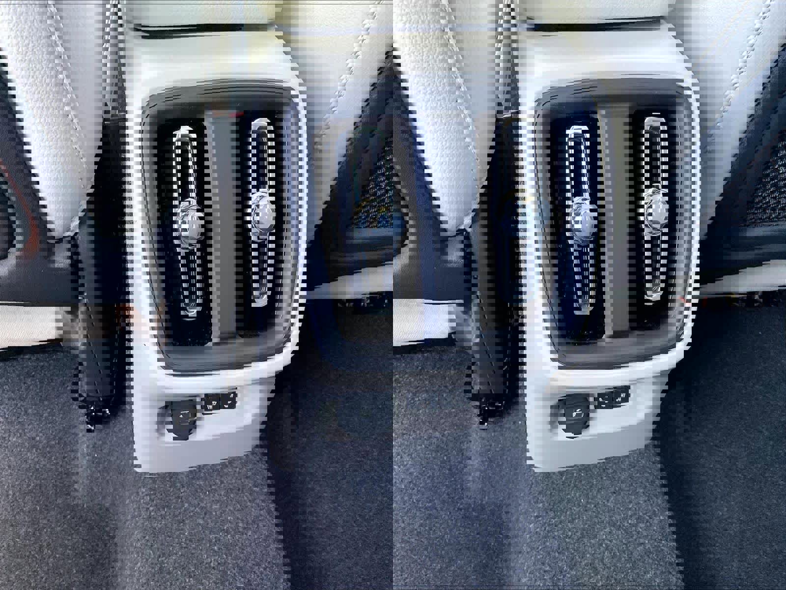 New 2026 Volvo XC40 B4 Plus w/ Protection Package Premier image 16