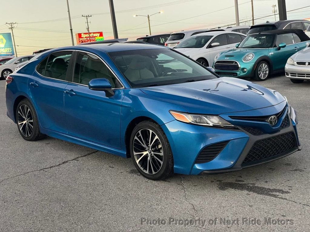 Used 2018 Toyota Camry SE image 4