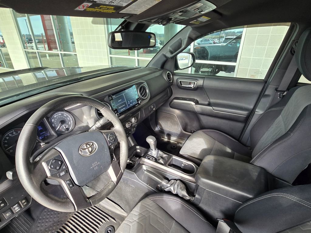 Used 2020 Toyota Tacoma TRD Off-Road AWD/4WD image 18