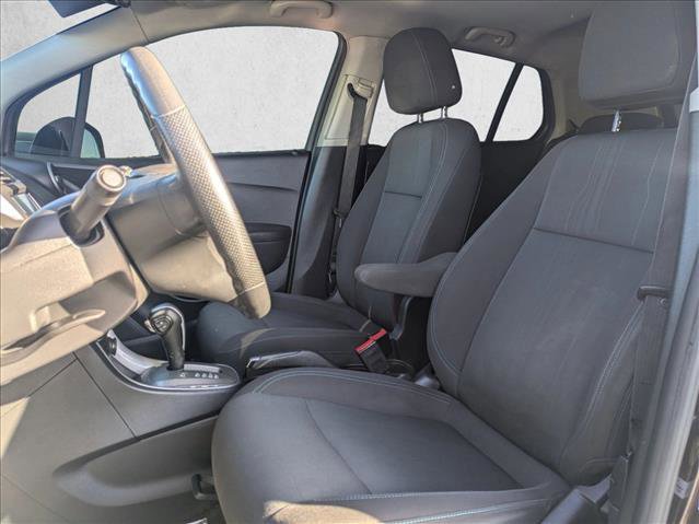 Used 2016 Chevrolet Trax LT w/ LT Sun and Sound Package image 16