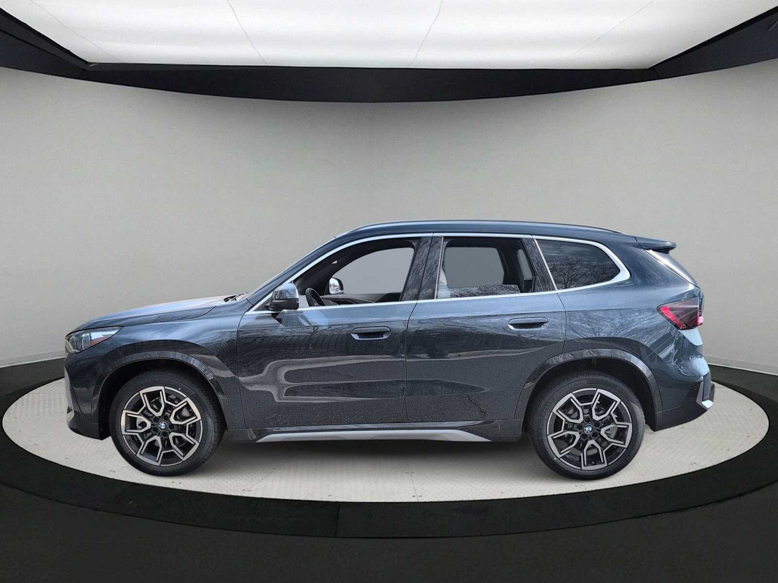 Used 2026 BMW X1 xDrive28i w/ Technology Package AWD/4WD image 5