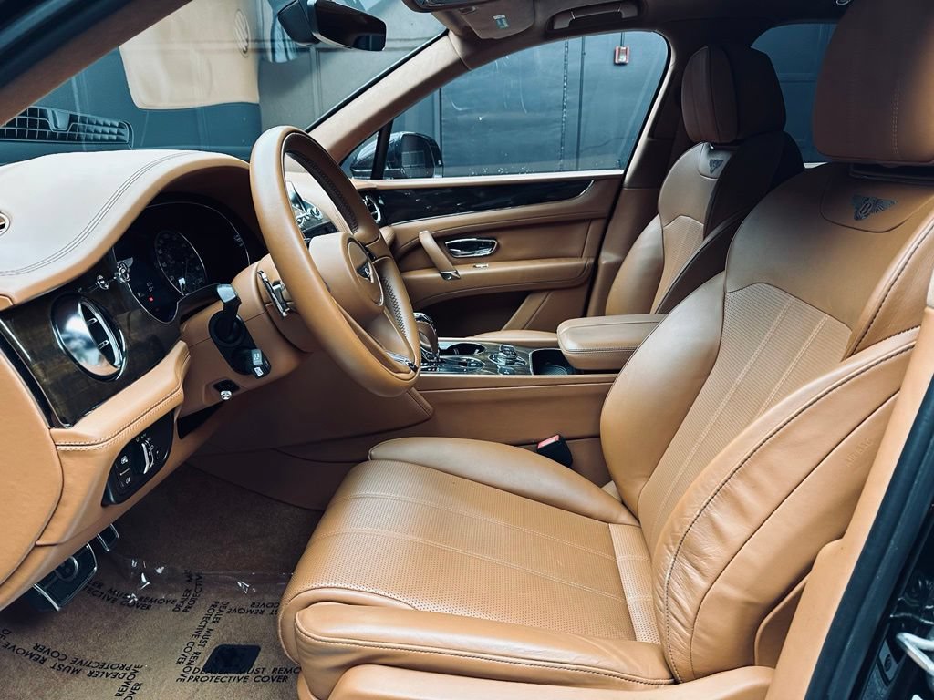 Used 2019 Bentley Bentayga AWD/4WD image 17