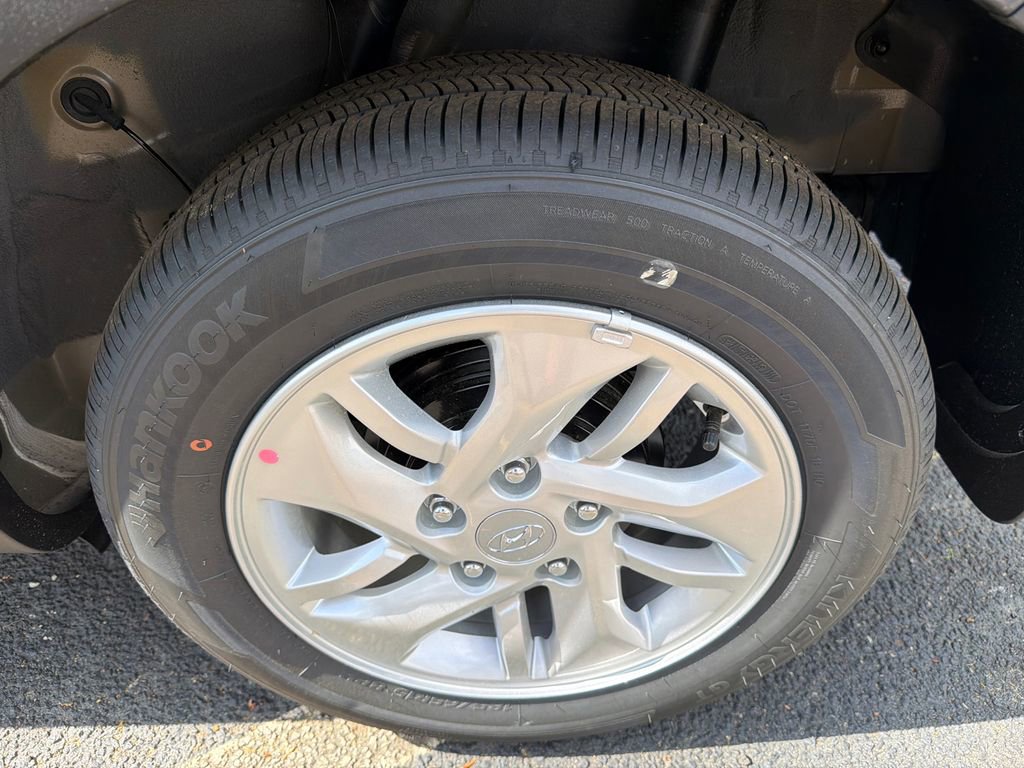 New 2026 Hyundai Venue SE image 19