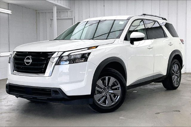 Used 2025 Nissan Pathfinder SV AWD/4WD image 2