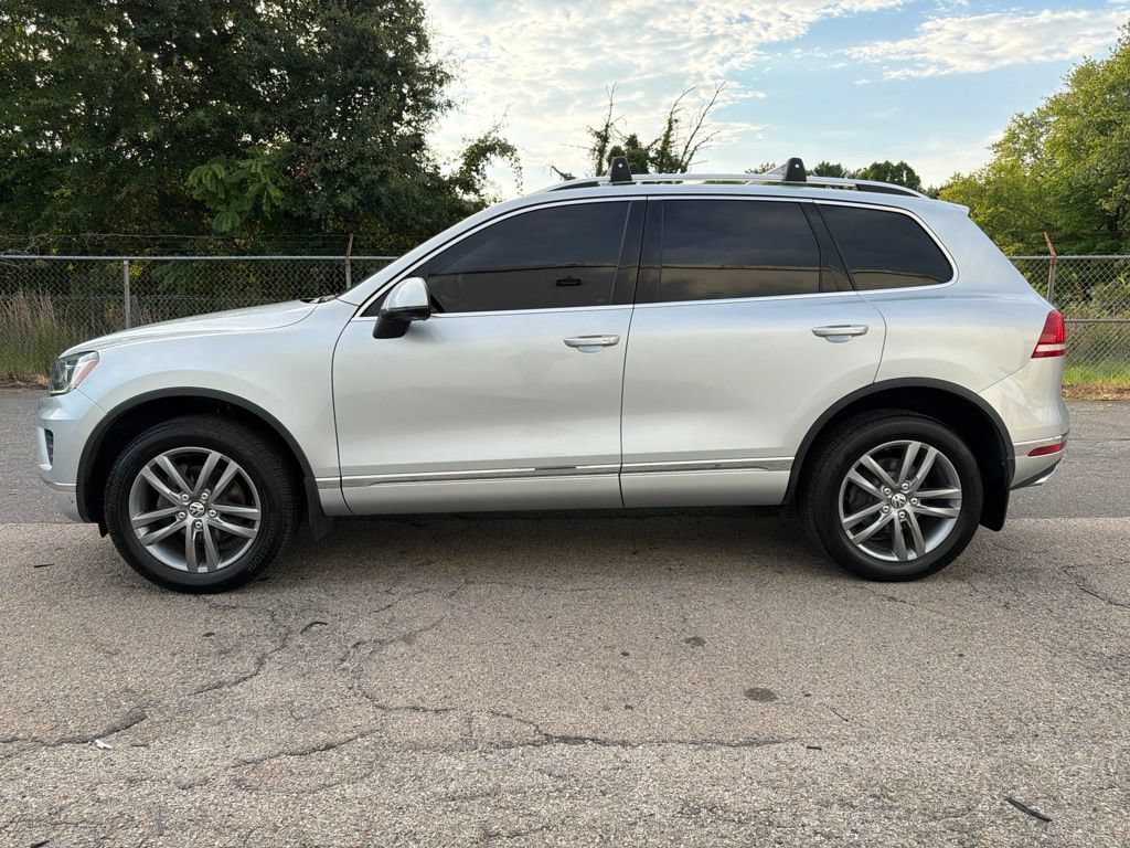 Used 2016 Volkswagen Touareg TDI w/ Technology Pkg AWD/4WD image 5