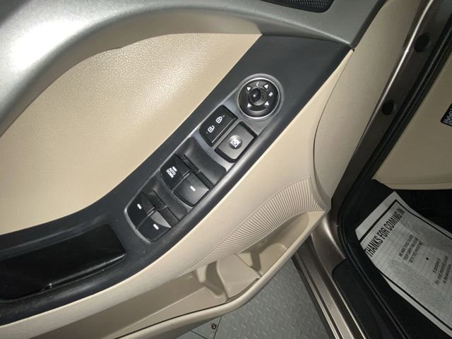 Used 2015 Hyundai Elantra SE image 13