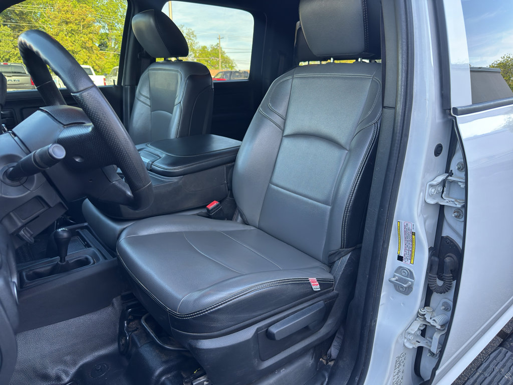 Used 2022 RAM 3500 Tradesman w/ Chrome Appearance Group AWD/4WD image 11